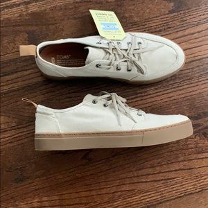 TOMS Canvas Shoe NWT